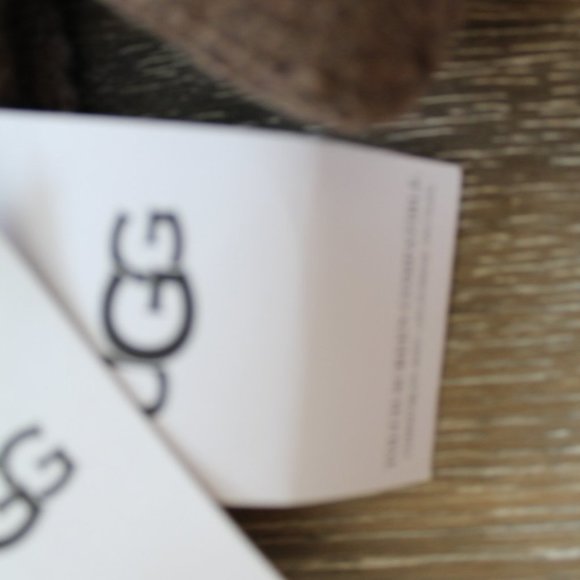 NWT UGG MEN'S MIXED MEDIA KNIT‎ LEATHER TECH ENABLED MEN'S GLOVES - Picture 5 of 5